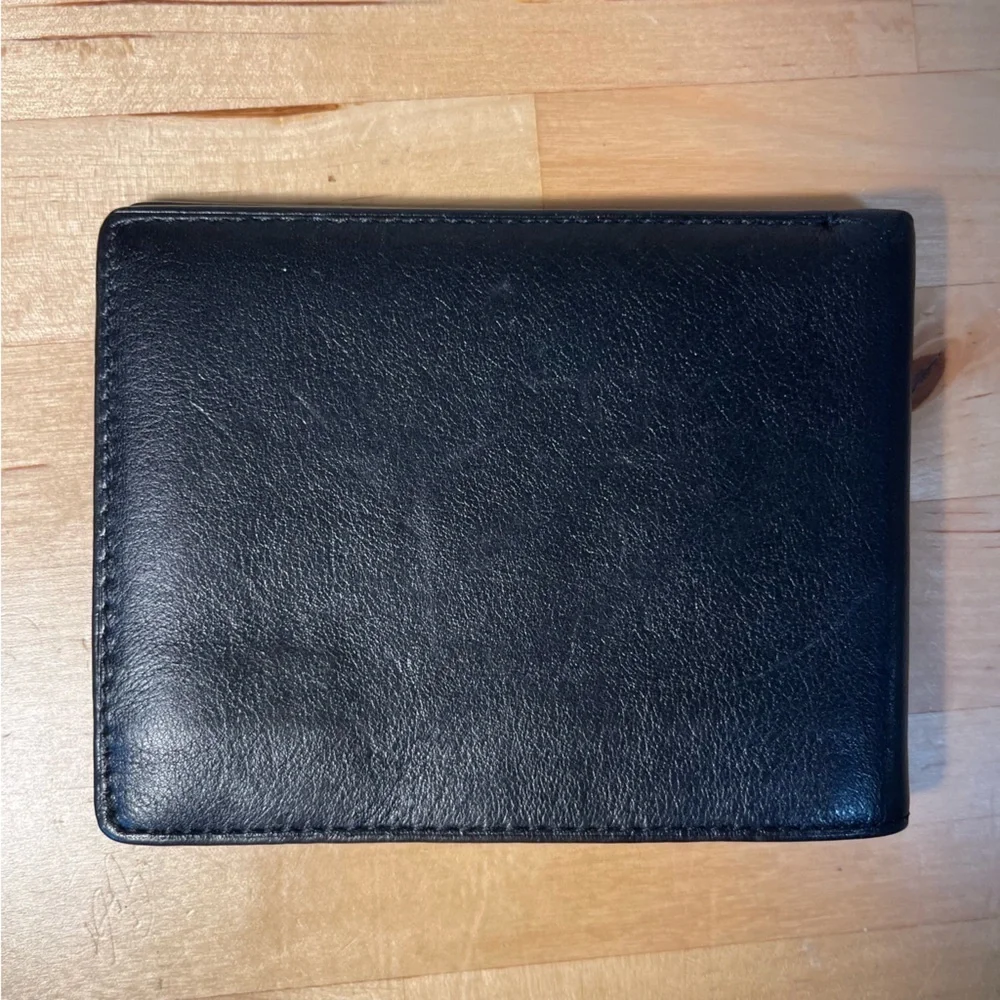 Perry Ellis Portfolio Genuine Leather bifold men's wallet